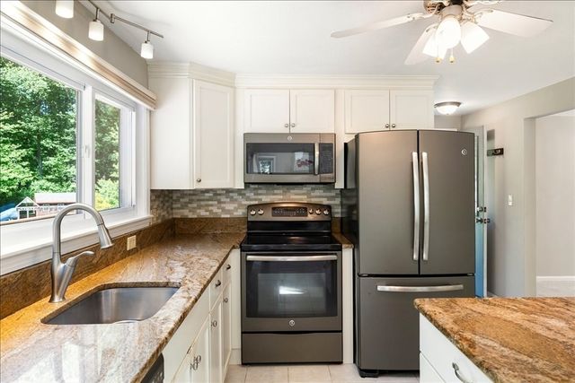 7 Hundred Oaks Ln, Ashland, MA 01721