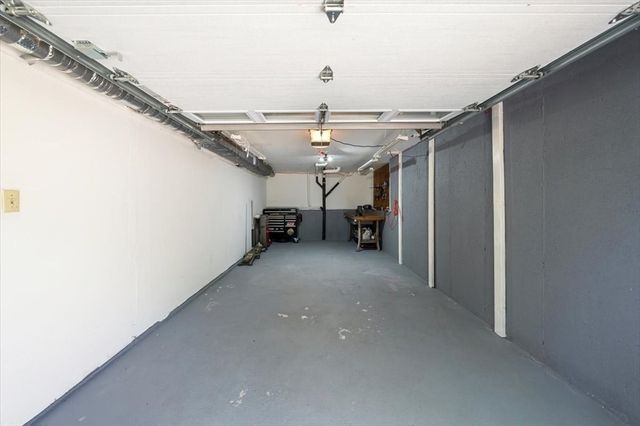 7 Hundred Oaks Ln, Ashland, MA 01721