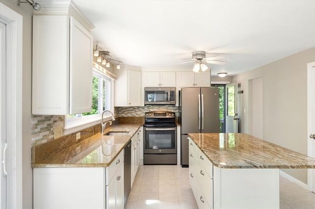 7 Hundred Oaks Ln, Ashland, MA 01721