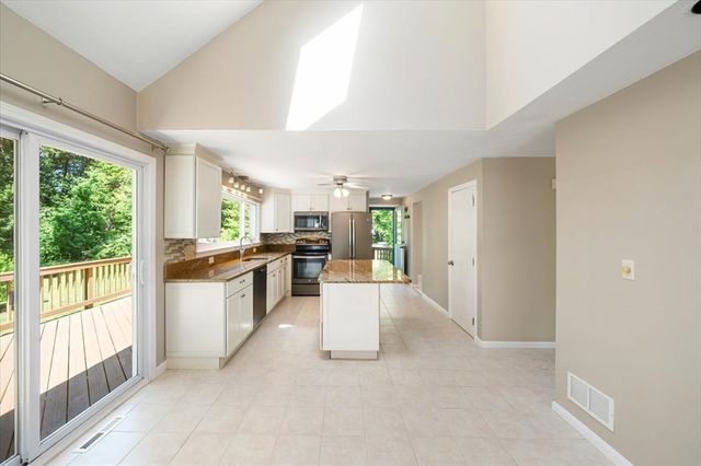7 Hundred Oaks Ln, Ashland, MA 01721
