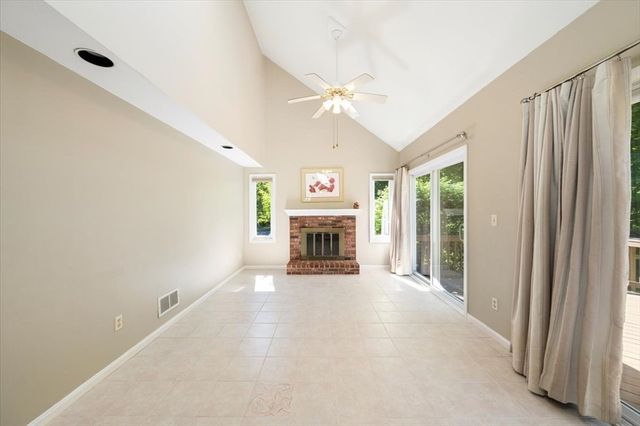 7 Hundred Oaks Ln, Ashland, MA 01721