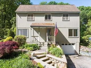 7 Hundred Oaks Ln, Ashland, MA 01721