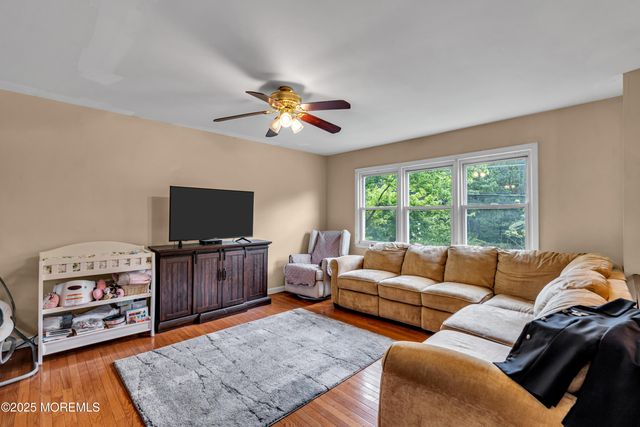 656 Vine Avenue, Lakewood, NJ 08701