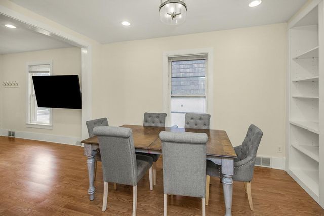 83 King Street E, Saint Paul, MN 55107