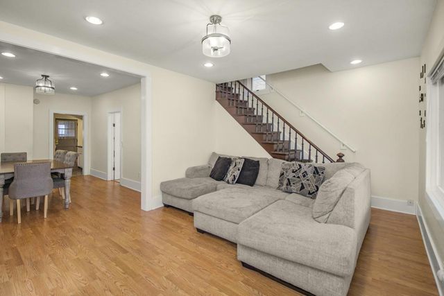 83 King Street E, Saint Paul, MN 55107