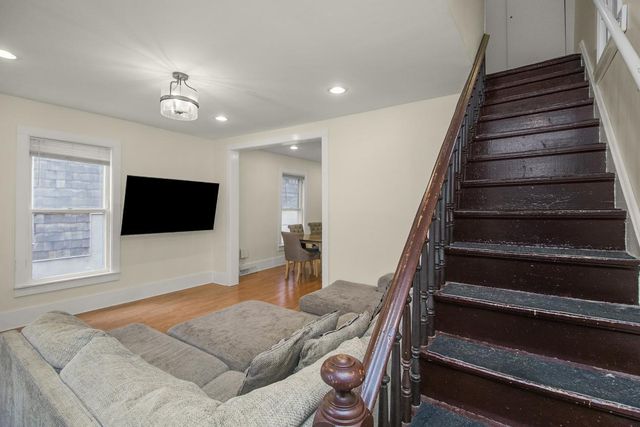 83 King Street E, Saint Paul, MN 55107