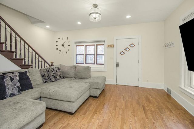 83 King Street E, Saint Paul, MN 55107