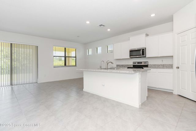 947 Remington Green Drive SE, Palm Bay, FL 32909