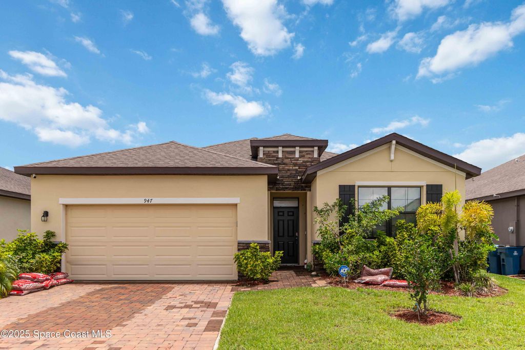 947 Remington Green Drive SE, Palm Bay, FL 32909