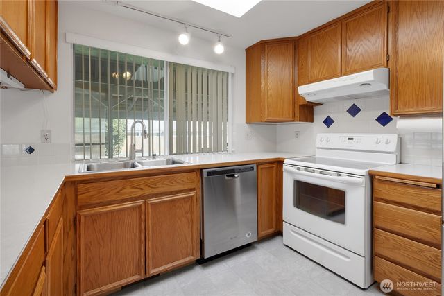 11920 4th Avenue E, Tacoma, WA 98445