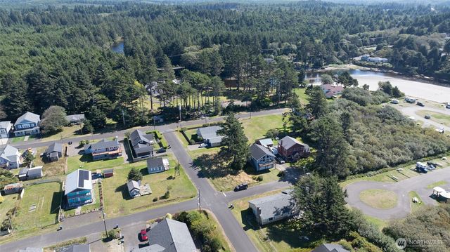 45 S Third Street, Pacific Beach, WA 98571