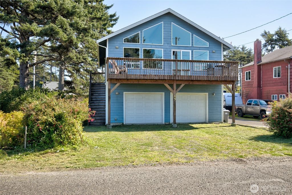 45 S Third Street, Pacific Beach, WA 98571