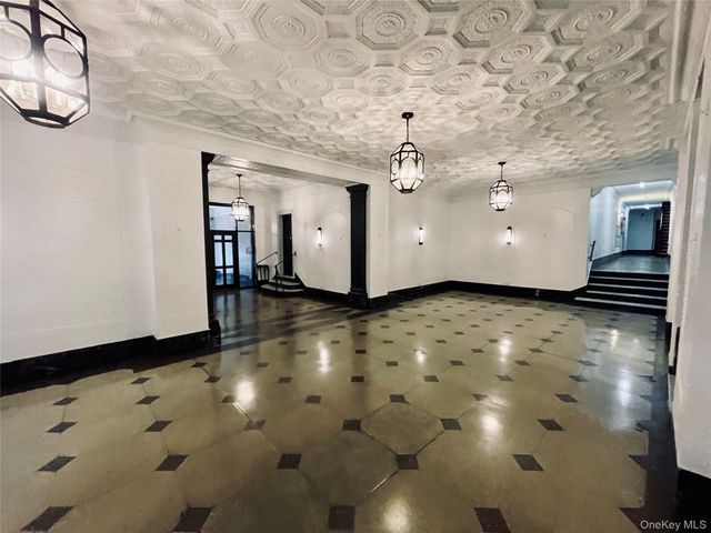 2199 Holland Avenue 3E, Bronx, NY 10462