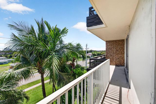 555 NW 4 Avenue 4230, Boca Raton, FL 33432