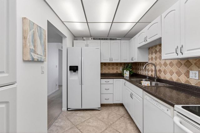 555 NW 4 Avenue 4230, Boca Raton, FL 33432