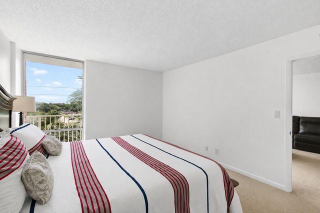 555 NW 4 Avenue 4230, Boca Raton, FL 33432