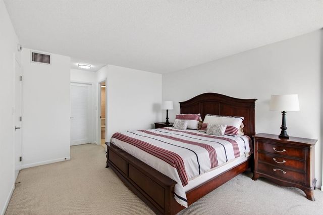 555 NW 4 Avenue 4230, Boca Raton, FL 33432