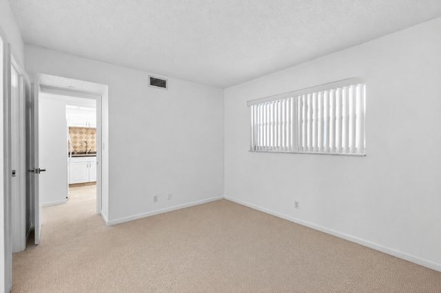 555 NW 4 Avenue 4230, Boca Raton, FL 33432