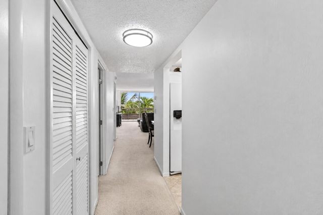 555 NW 4 Avenue 4230, Boca Raton, FL 33432