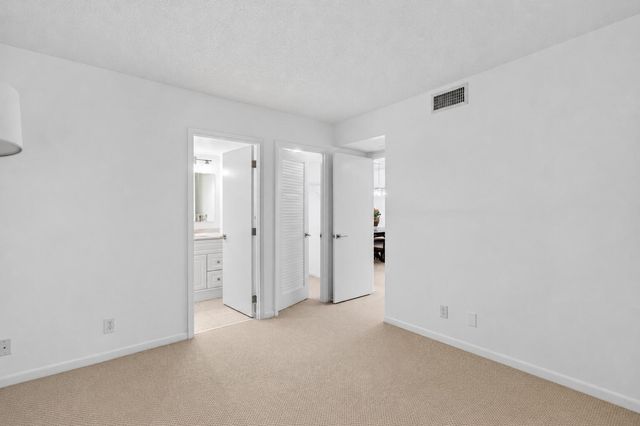 555 NW 4 Avenue 4230, Boca Raton, FL 33432