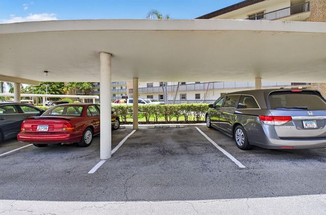 555 NW 4 Avenue 4230, Boca Raton, FL 33432