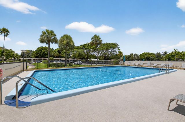 555 NW 4 Avenue 4230, Boca Raton, FL 33432