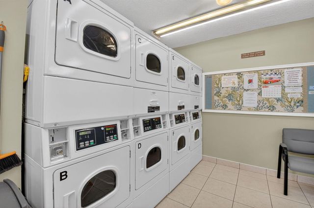 555 NW 4 Avenue 4230, Boca Raton, FL 33432
