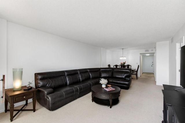 555 NW 4 Avenue 4230, Boca Raton, FL 33432