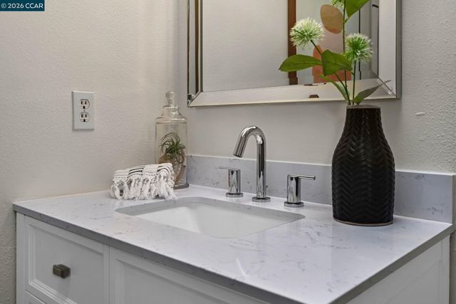 1129 Ptarmigan Dr 3, Walnut Creek, CA 94595