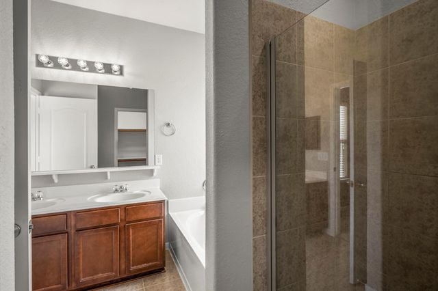 631 E Newport Bend, Katy, TX 77494