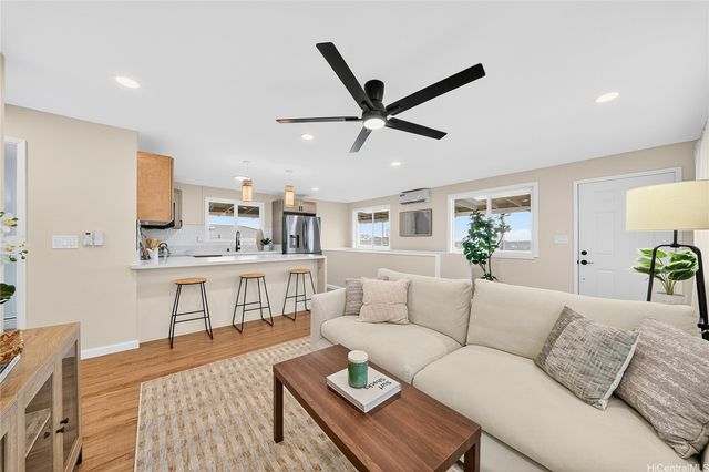 4124 Likini Street, Honolulu, HI 96818