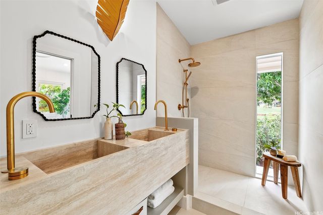 1251 Kainui Drive, Kailua, HI 96734