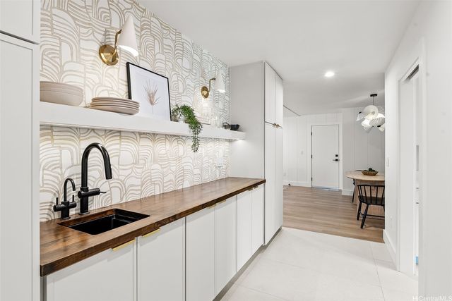 1251 Kainui Drive, Kailua, HI 96734