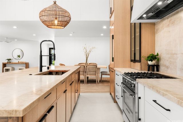 1251 Kainui Drive, Kailua, HI 96734