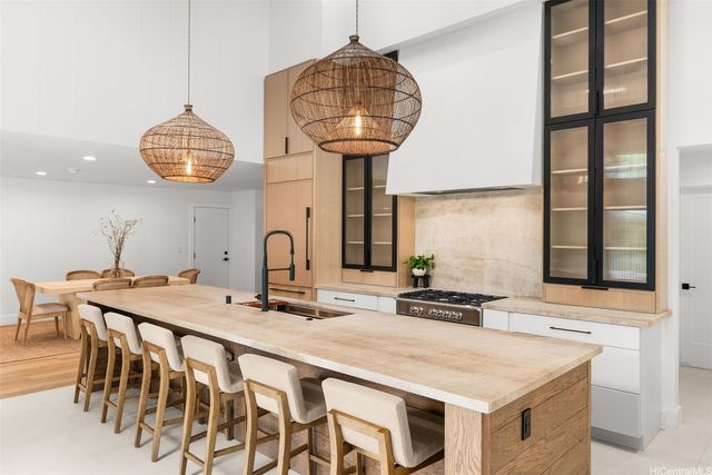 1251 Kainui Drive, Kailua, HI 96734