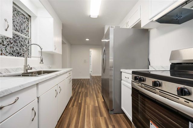 306 E LANGSNER STREET, Englewood, FL 34223