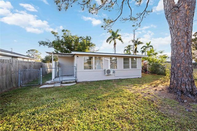 306 E LANGSNER STREET, Englewood, FL 34223