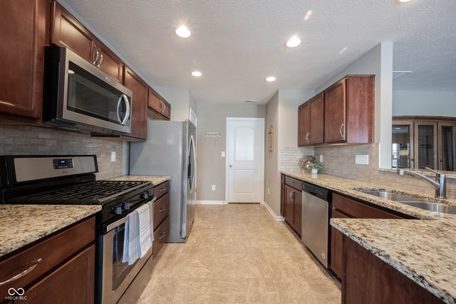 4678 W Otway Lane, New Palestine, IN 46163