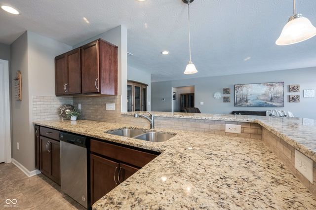 4678 W Otway Lane, New Palestine, IN 46163