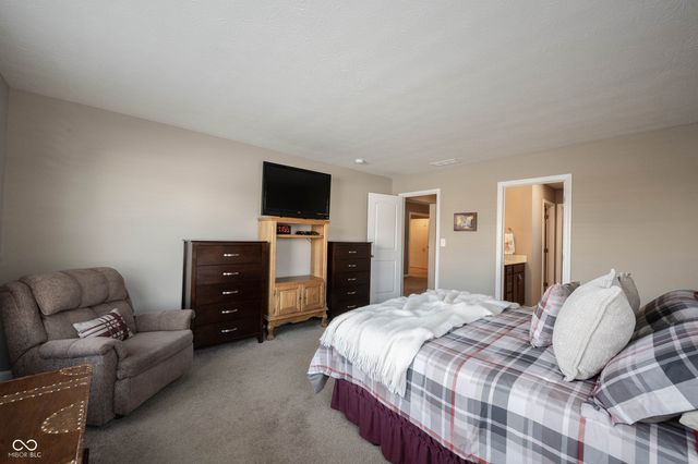 4678 W Otway Lane, New Palestine, IN 46163