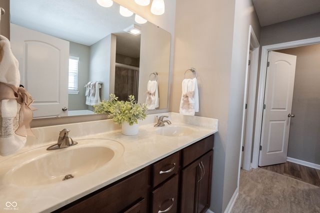 4678 W Otway Lane, New Palestine, IN 46163