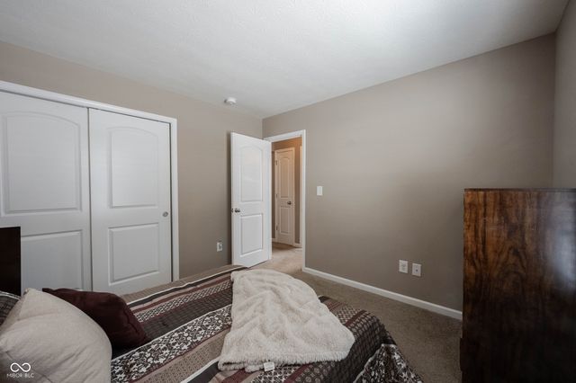 4678 W Otway Lane, New Palestine, IN 46163