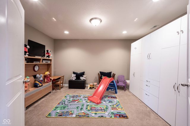 4678 W Otway Lane, New Palestine, IN 46163