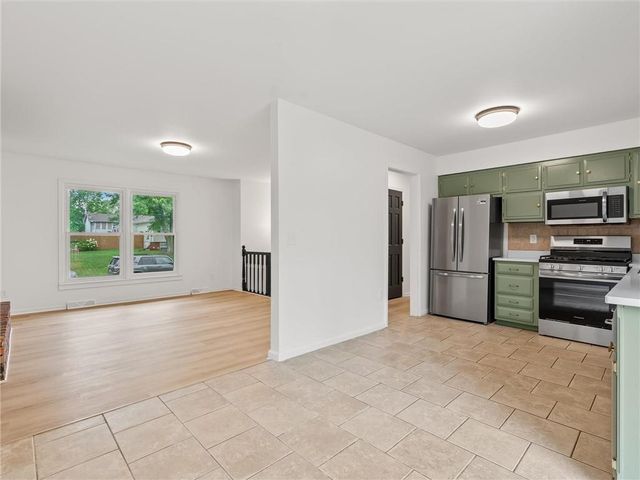 1229 Michele Drive, Excelsior Springs, MO 64024