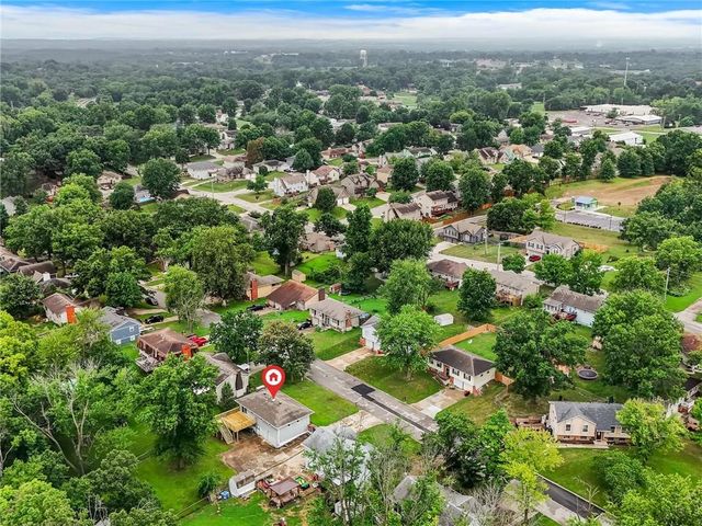 1229 Michele Drive, Excelsior Springs, MO 64024