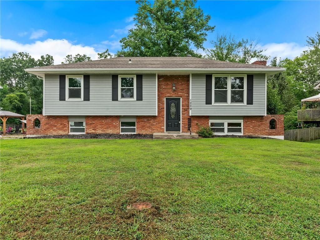 1229 Michele Drive, Excelsior Springs, MO 64024