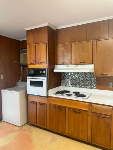 103 Elizabeth Ave., Petal, MS 39465