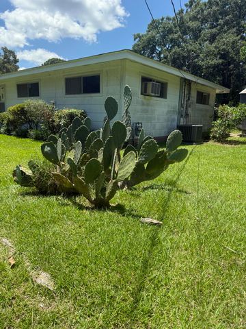 103 Elizabeth Ave., Petal, MS 39465