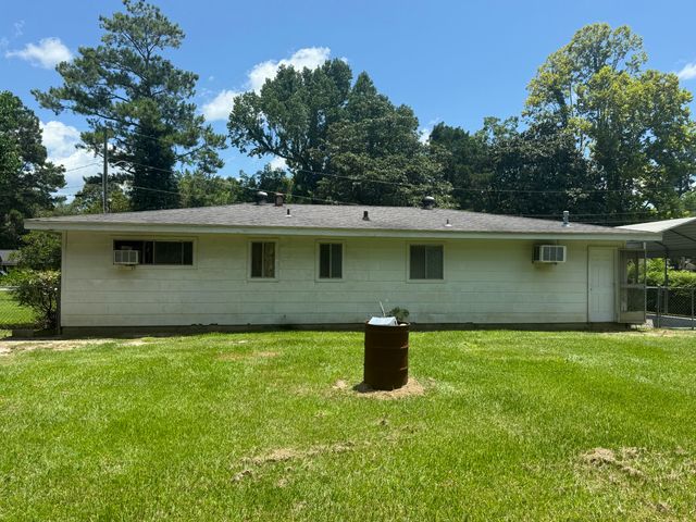 103 Elizabeth Ave., Petal, MS 39465