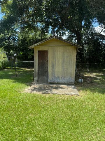 103 Elizabeth Ave., Petal, MS 39465